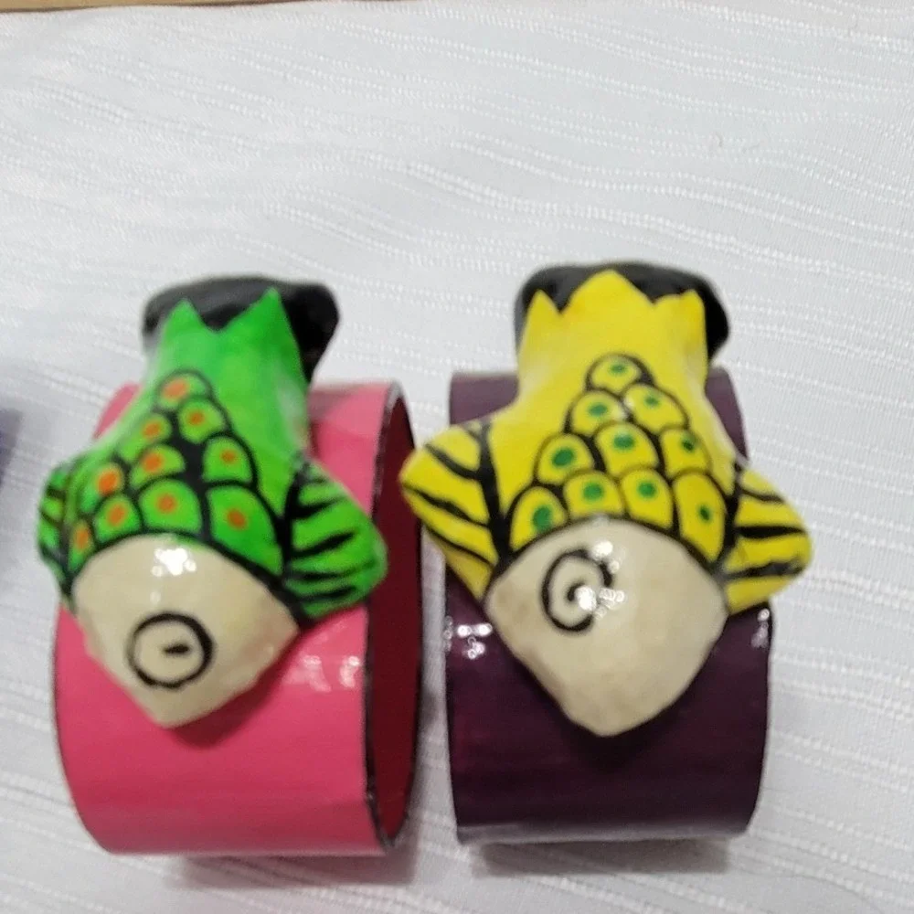 Vintage Folk Art Hand Painted Papier Mache Fish Napkin Rings Colorful